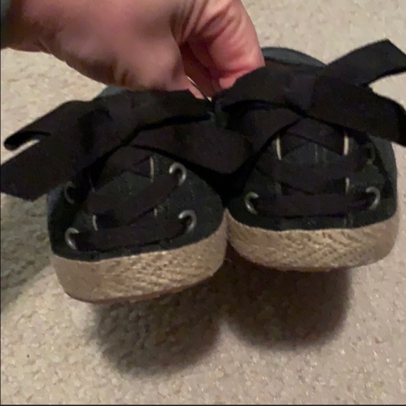 UGG flats - Picture 2 of 4